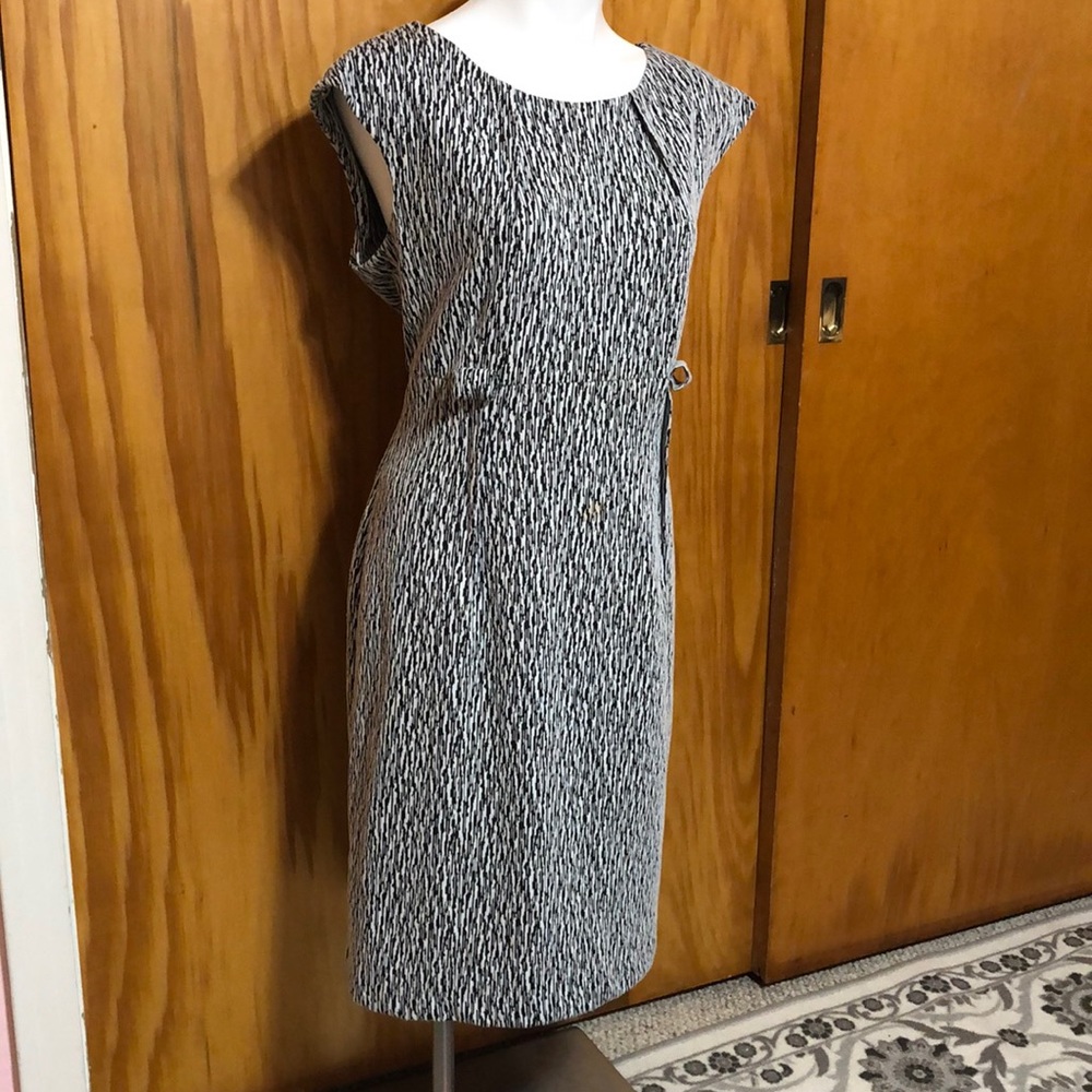 Black and white dress - Picture 2 of 5